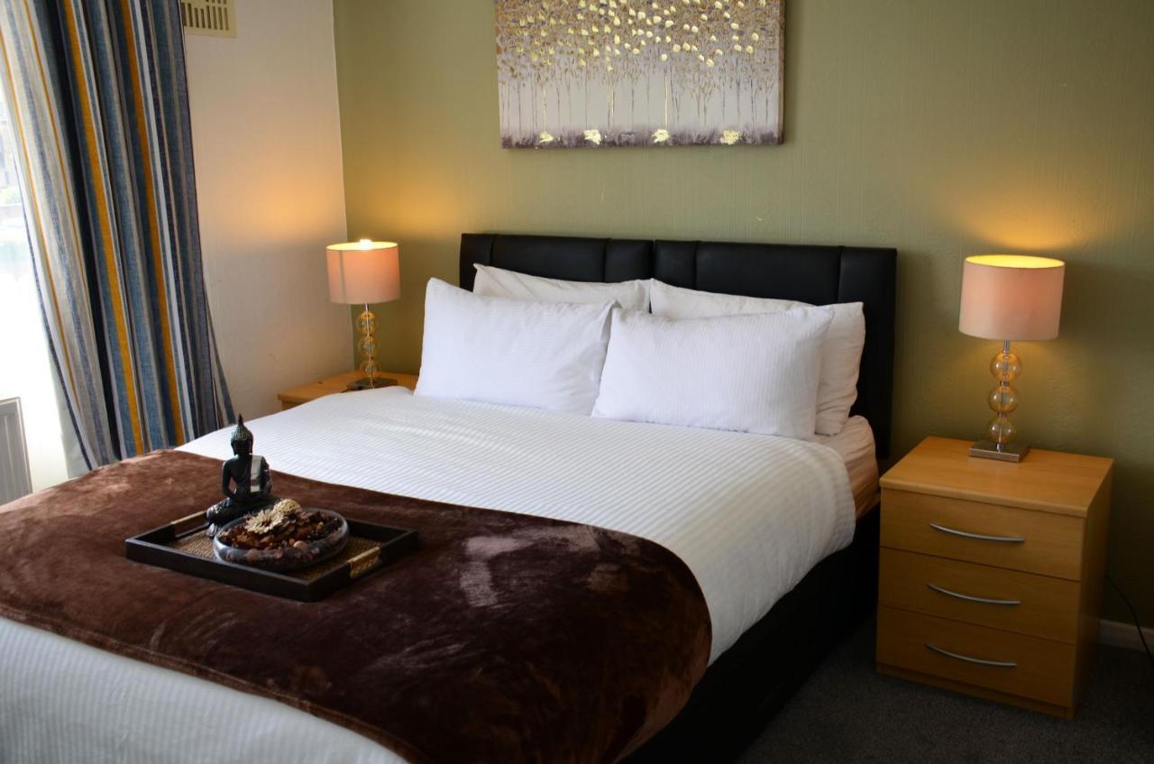 Dreams Serviced Accommodations- Staines/Heathrow Stanwell Екстер'єр фото