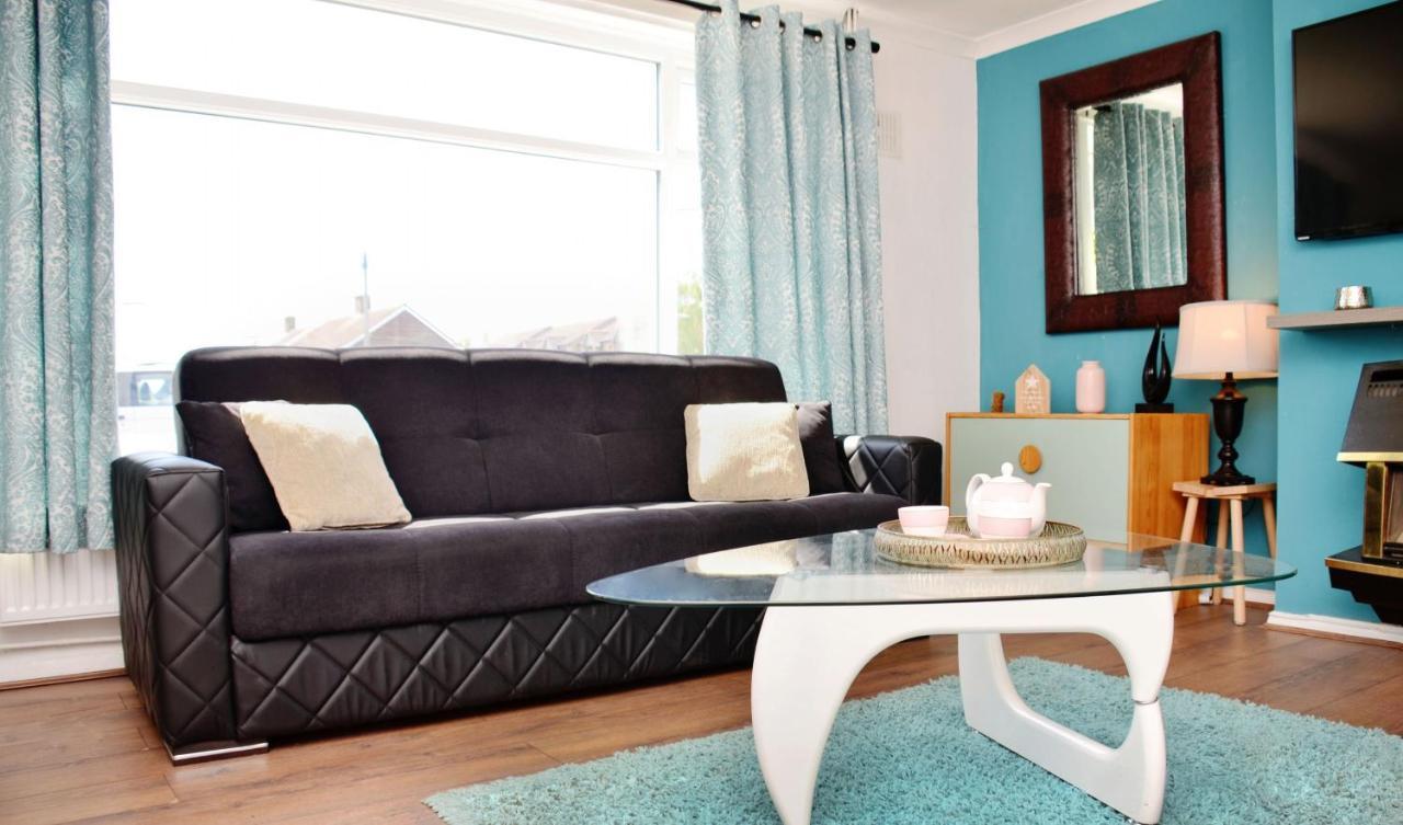 Dreams Serviced Accommodations- Staines/Heathrow Stanwell Екстер'єр фото