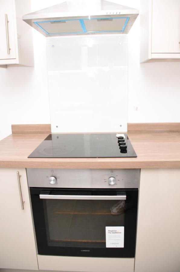 Dreams Serviced Accommodations- Staines/Heathrow Stanwell Екстер'єр фото