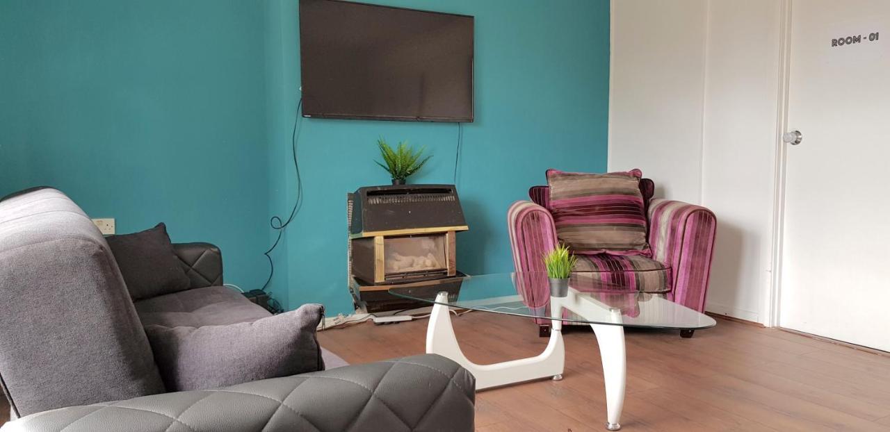 Dreams Serviced Accommodations- Staines/Heathrow Stanwell Екстер'єр фото