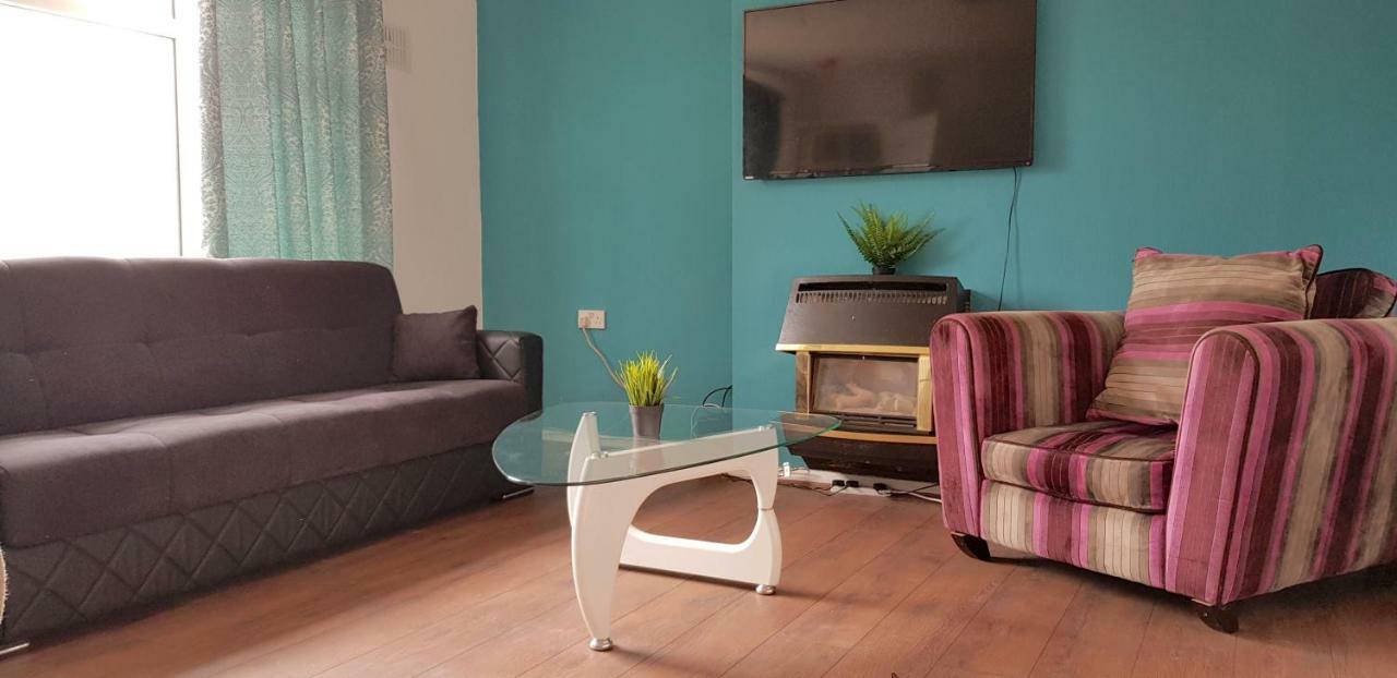 Dreams Serviced Accommodations- Staines/Heathrow Stanwell Екстер'єр фото